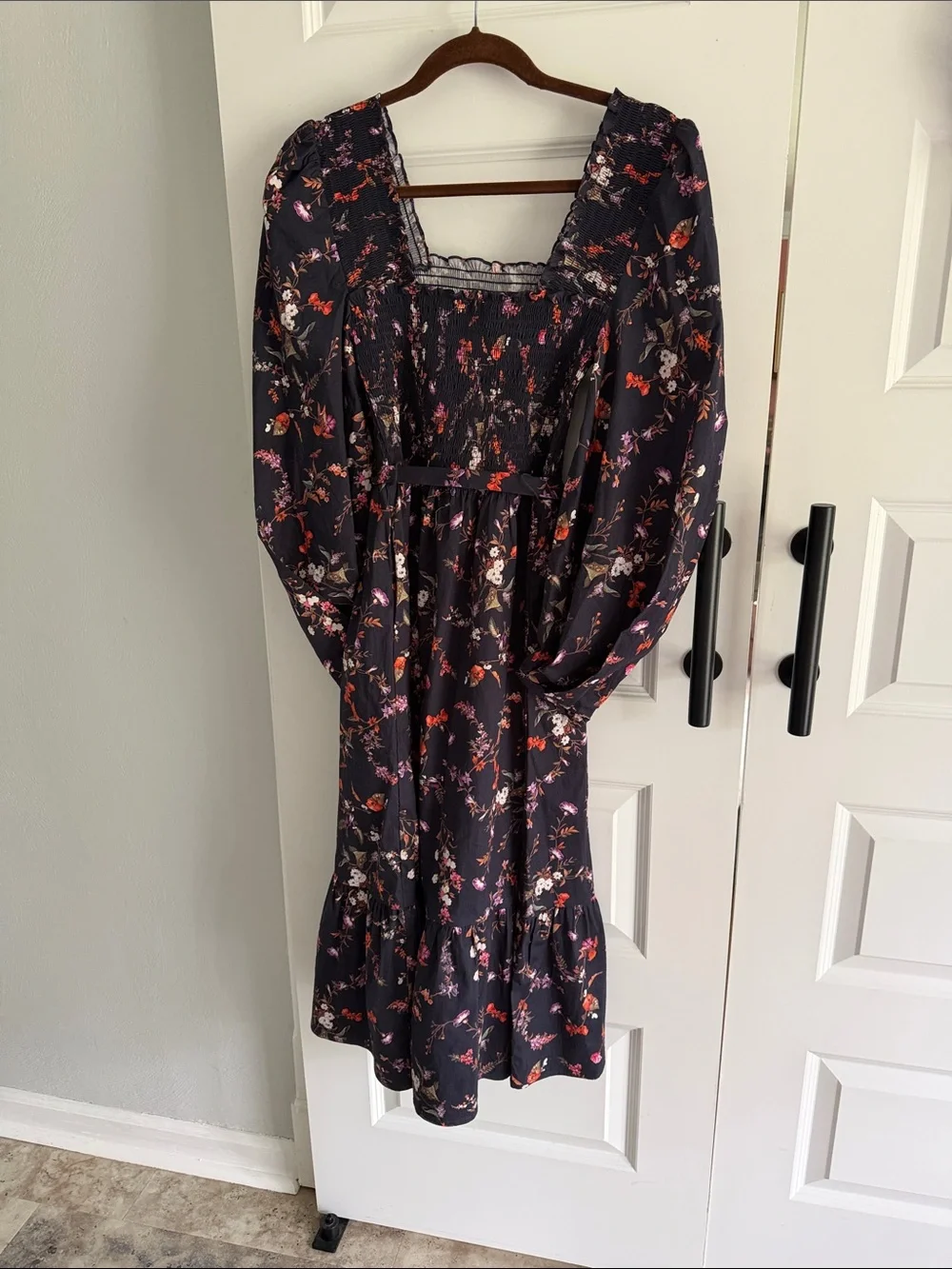 Leota Confetti Smocked Square Neck Black Floral Midi Dress small